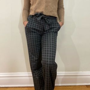 Size medium stretchy pants